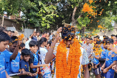 সাফজয়ী সানি দাসকে নারায়ণগঞ্জে সংবর্ধনা, আনন্দ মিছিলে মুখর ঋষিপাড়া