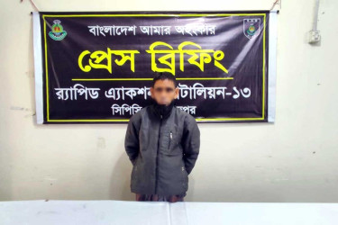 রংপুরে র‌্যাবের অভিযানে বিপুল মাদক উদ্ধার, কারবারি গ্রেফতার