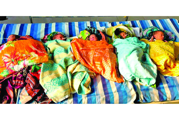 কাপাসিয়ায় পাঁচ নবজাতকসহ মা সুস্থ আছেন