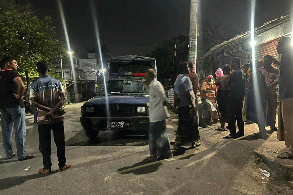 খুলনায় তাঁতীদল নেতাকে কুপিয়ে হত্যা