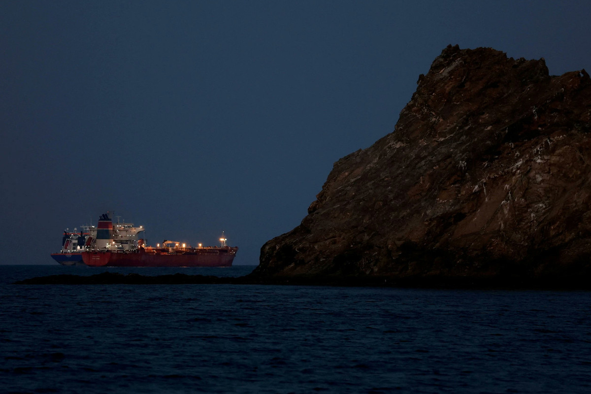 ইরানের নিয়ন্ত্রণে হরমুজ প্রণালি, টোল দিতে হবে রিয়ালে: তেহরান