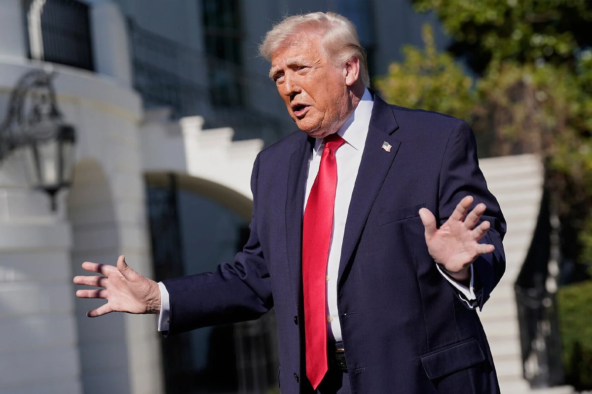 হরমুজ প্রণালি ঘিরে বড় ঘোষণা ট্রাম্পের, জাহাজ চলাচলে অবরোধের হুঁশিয়ারি