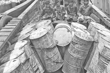 অবৈধ জ্বালানি জব্দ, অর্থদন্ড