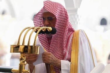 গুজব ছড়ানো থেকে বিরত থাকার আহ্বান কাবার ইমামের