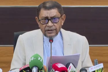 প্রচারণার মাধ্যমে হামের টিকাদান কর্মসূচিকে জনপ্রিয় করতে হবে: স্বাস্থ্যমন্ত্রী