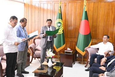 শপথ নিলেন নবনির্বাচিত দুই এমপি