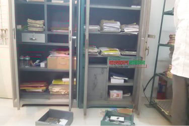 গোয়ালন্দের উজানচর ভূমি অফিস ভাঙচুর