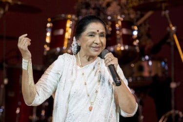 আশা ভোঁসলের যে রেকর্ড আজও কেউ ভাঙতে পারেননি