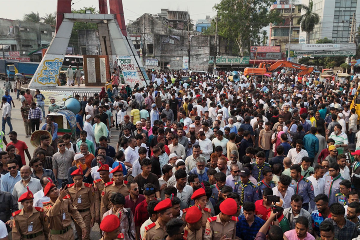 নারায়ণগঞ্জ শহরে সম্মিলিত হকার উচ্ছেদ অভিযান