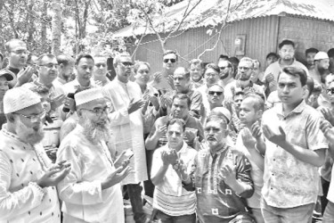 প্রধানমন্ত্রীর উপহারের ঘর পেল শহীদ যুবদল নেতার পরিবার