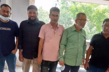 জুলাই হত্যাসহ একাধিক মামলার আসামি ৬ আওয়ামী লীগ নেতার আত্মসমর্পণ
