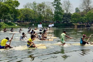 চৈত্র সংক্রান্তি উপলক্ষে জাবিতে ঐতিহ্যবাহী ভেলা বাইচ