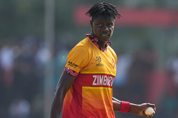 মোস্তাফিজের জায়গায় আইপিএল খেলতে যাওয়া মুজারাবানি পিএসএলে নিষিদ্ধ