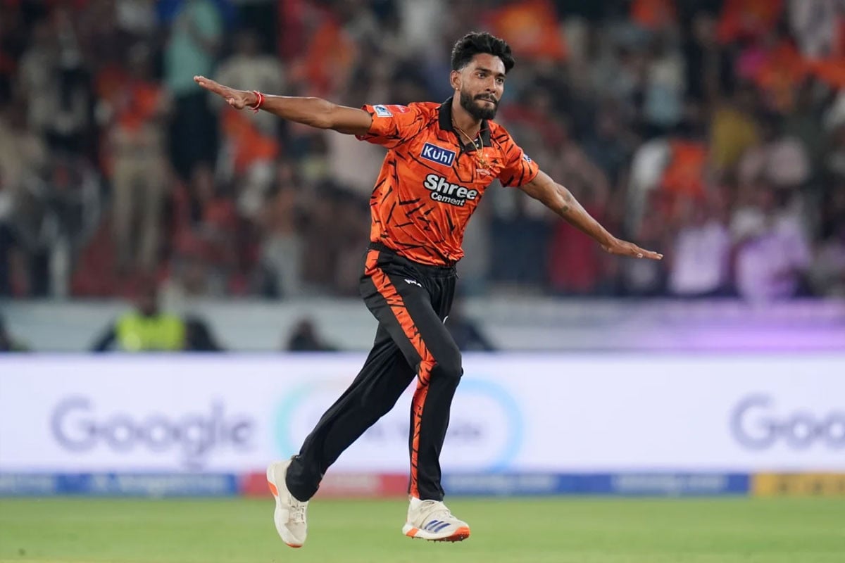 অভিষেকেই ইতিহাস গড়ে তারকা বনে গেলেন হিঙ্গে