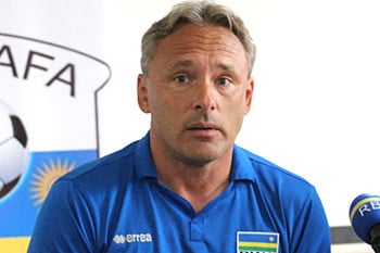 বাংলাদেশ জাতীয় দলের কোচ হতে আগ্রহী অ্যান্টোইন হে