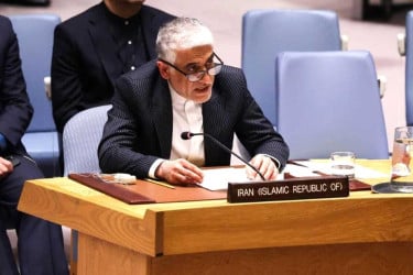 মার্কিন নৌ-অবরোধ সার্বভৌমত্বের ‘গুরুতর লঙ্ঘন’ : ইরান