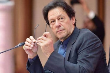 ইমরান খানের চোখের চিকিৎসা নিয়ে উদ্বেগ