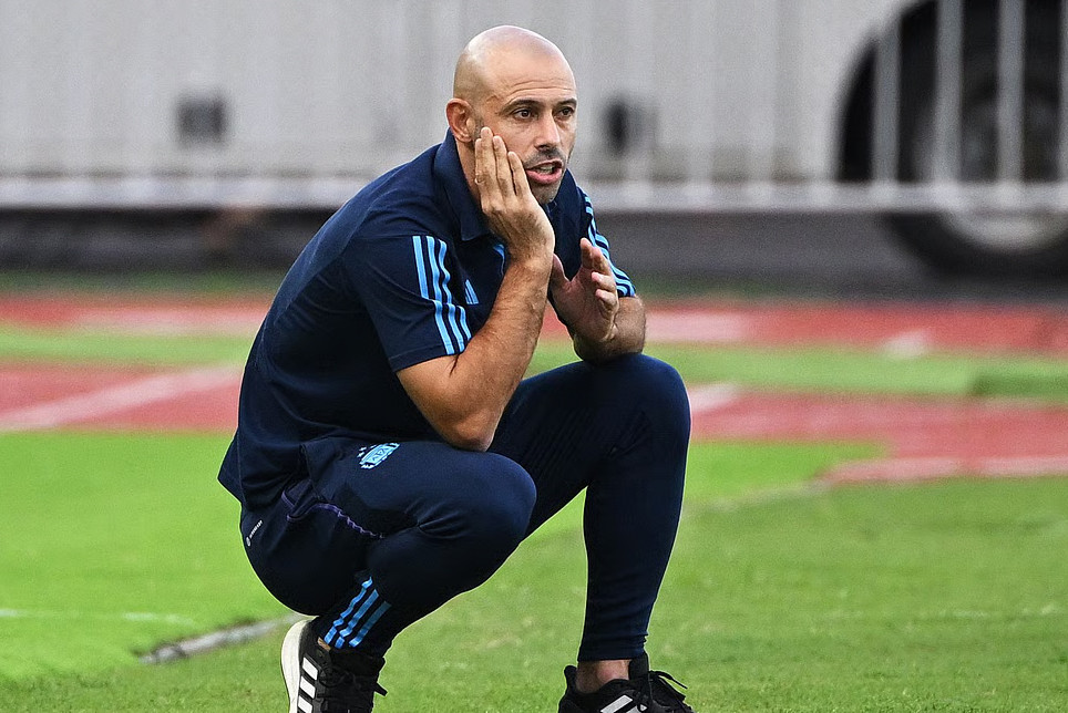 পদত্যাগ করলেন মেসিদের কোচ মাচেরানো