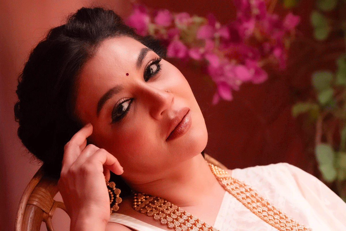 শুটিং সেটে যে খাবার না দিলে ‘মাথা গরম’ হয়ে যায় জয়া আহসানের