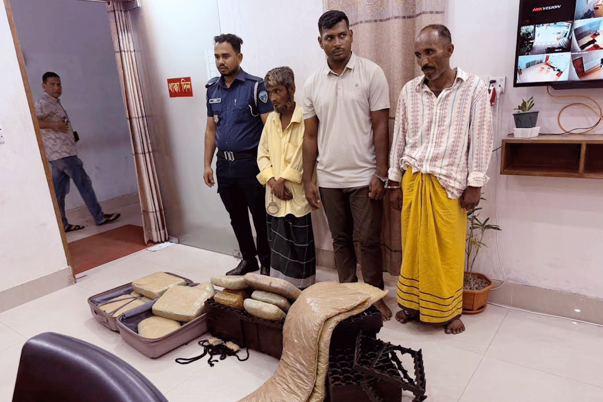কসবায় ৩৪ কেজি গাঁজা উদ্ধার, আটক ৩