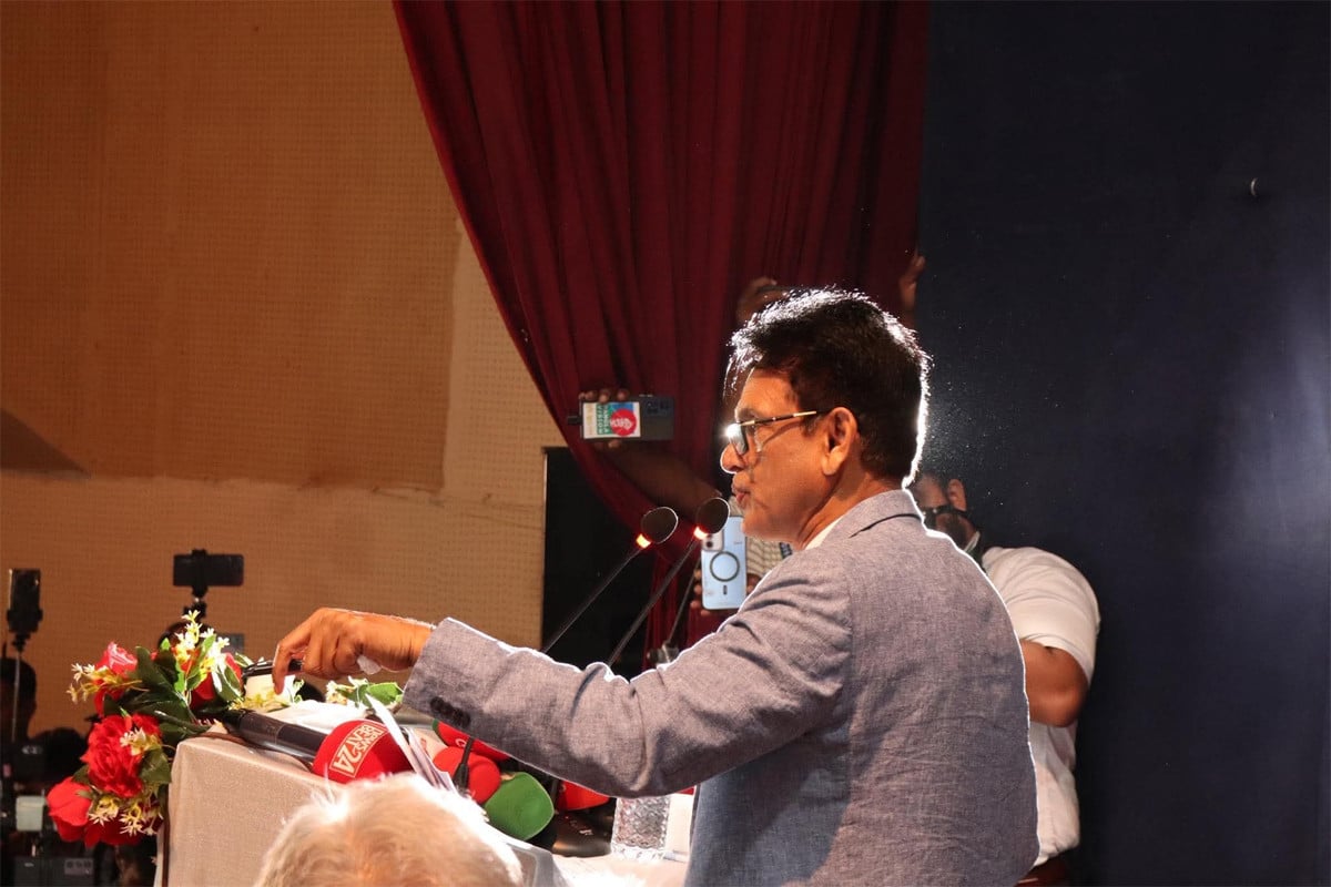 শিক্ষার্থীদের কাছ থেকে বিপুল অঙ্কের ফি নিচ্ছে ইংলিশ মিডিয়াম স্কুল: শিক্ষামন্ত্রী