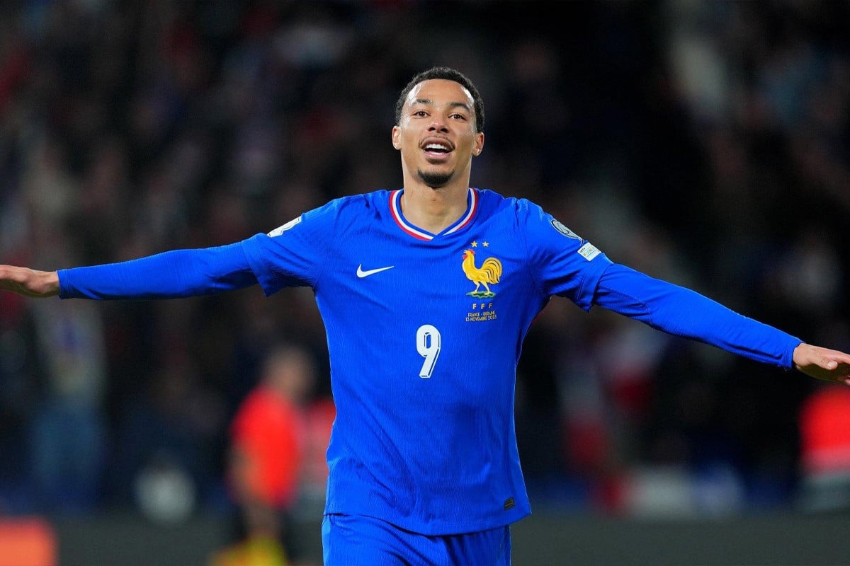 বিশ্বকাপ শেষ ফরাসি স্ট্রাইকারের