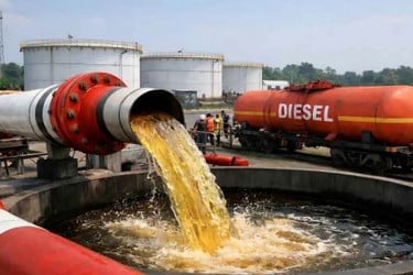 এপ্রিলে ভারত থেকে আসছে ২৫ হাজার টন ডিজেল