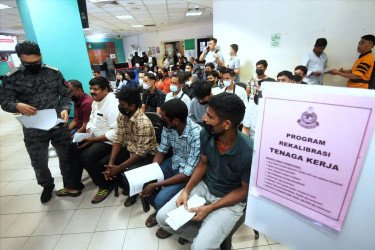 স্বেচ্ছায় মালয়েশিয়া ছেড়েছে ২ লাখ ৪ হাজার প্রবাসী, দ্বিতীয় স্থানে বাংলাদেশ