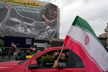 যেসব দেশে আটকে আছে ইরানের ১০০ বিলিয়ন ডলার!