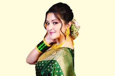 সন্তানদের নিয়ে পরীমণি