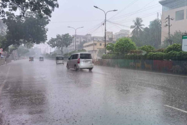 ঢাকায় বজ্রসহ বৃষ্টির আভাস