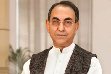 সিঙ্গাপুর থেকে মালয়েশিয়ায় স্থানান্তরিত মির্জা আব্বাস