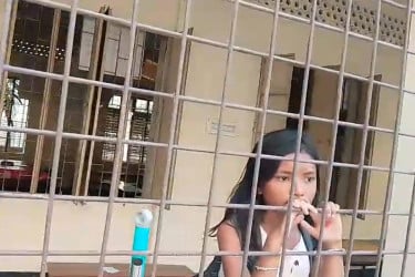 স্কুলে তালা দিয়ে চলে গেলেন শিক্ষকরা, ভেতরে আটকে রইল শিশু সাদিয়া