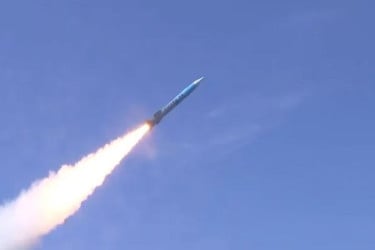 আরব সাগরে জাহাজ-বিধ্বংসী ক্ষেপণাস্ত্র নিক্ষেপ পাকিস্তানের