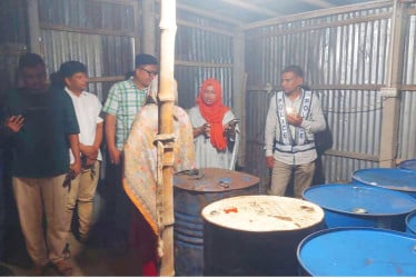 বগুড়ায় অবৈধভাবে মজুদ করা চার হাজার লিটার ডিজেল জব্দ