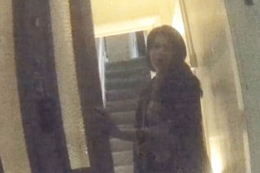 যুক্তরাজ্যে অভিবাসীদের কাছ থেকে বিপুল অর্থ হাতিয়ে নিচ্ছে গোপন চক্র!