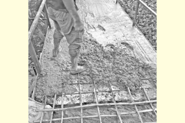 বাঁশ কঞ্চি দিয়ে ব্রিজ ঢালাই