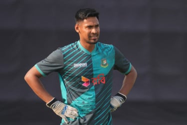 শেষমুহূর্তে ছিটকে গেলেন মুস্তাফিজ, নেই একাদশে