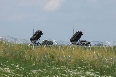 ইরান যুদ্ধের কারণে ইউরোপের কয়েকটি দেশে নির্ধারিত সময়ে অস্ত্র সরবরাহ করবে না যুক্তরাষ্ট্র