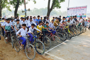 দিনাজপুরে সাইক্লিং প্রতিযোগিতা অনুষ্ঠিত