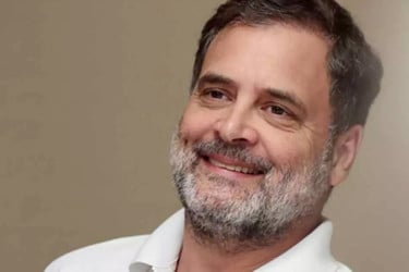 ‘দ্বৈত নাগরিকত্ব’ নিয়ে বিপদে রাহুল গান্ধী