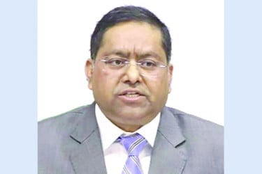 হাসিনাকে ফেরানোর অনুরোধ দেখা হচ্ছে