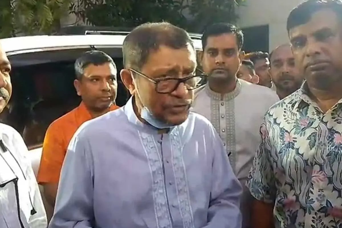 বেগম খালেদা জিয়ার গৃহকর্মী ফাতেমার ভাতিজিকে দেখতে হাসপাতালে স্বাস্থ্যমন্ত্রী