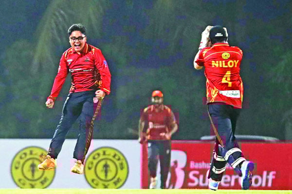 বসুন্ধরা স্ট্রাইকার্সের জয়