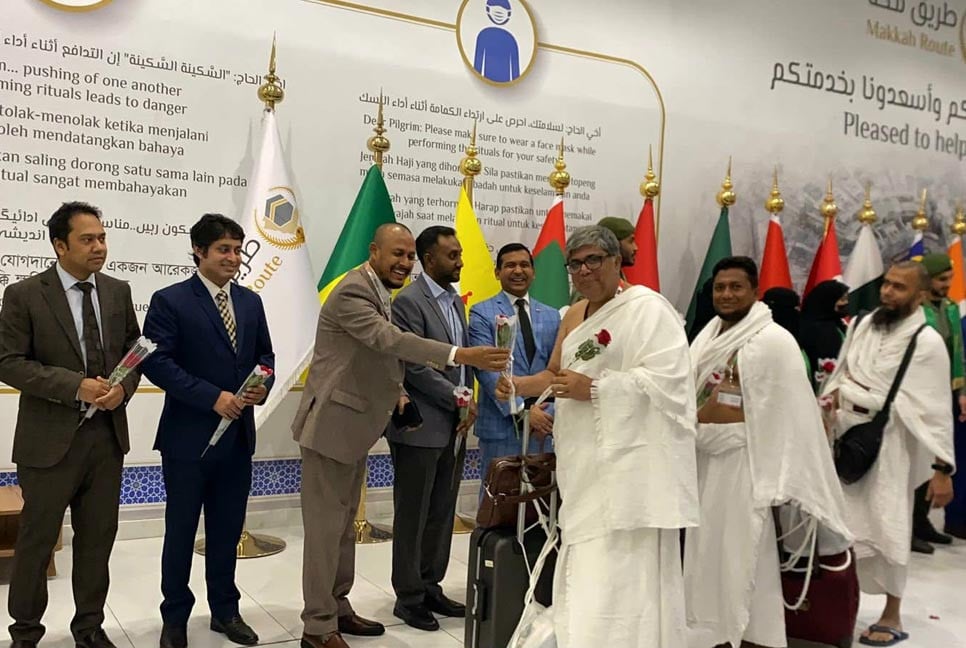 সৌদি আরব পৌঁছেছে বাংলাদেশের প্রথম হজ ফ্লাইট