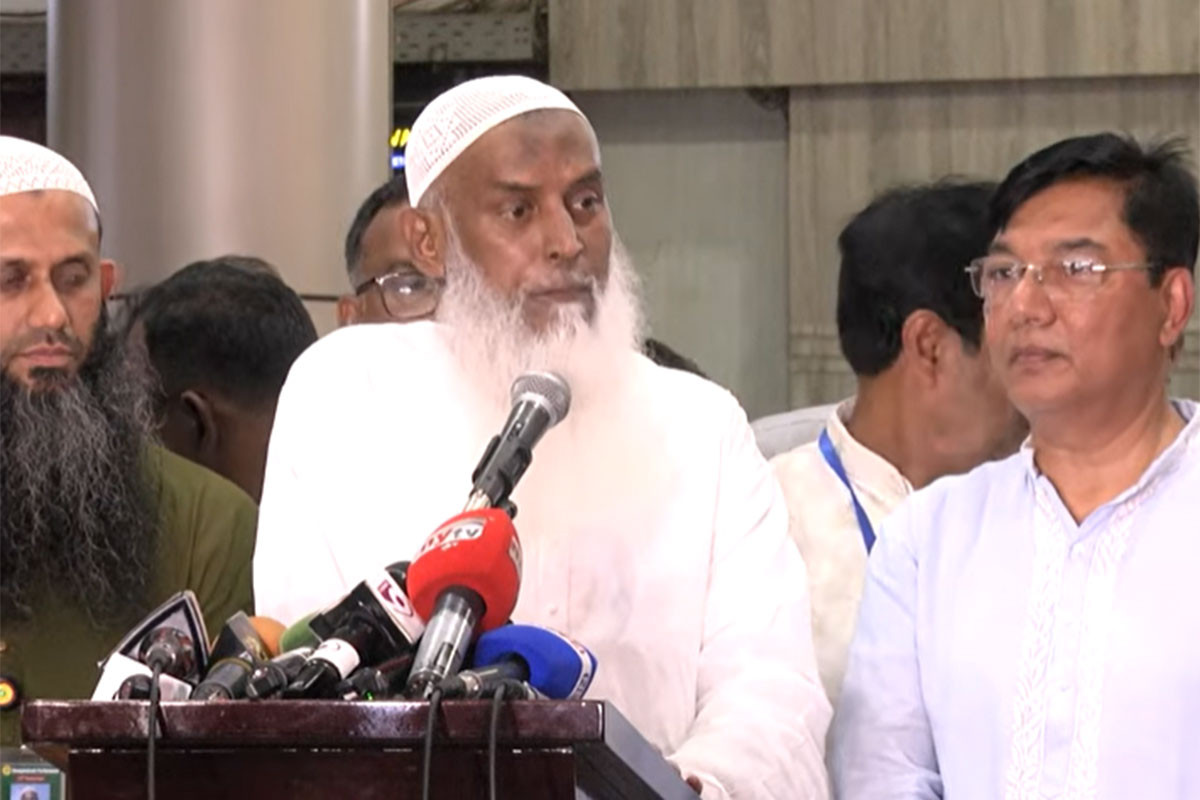 সৌদিতে মন্ত্রী হিসেবে নয়, হাজিদের কামলা হিসেবে যাচ্ছি : ধর্মমন্ত্রী