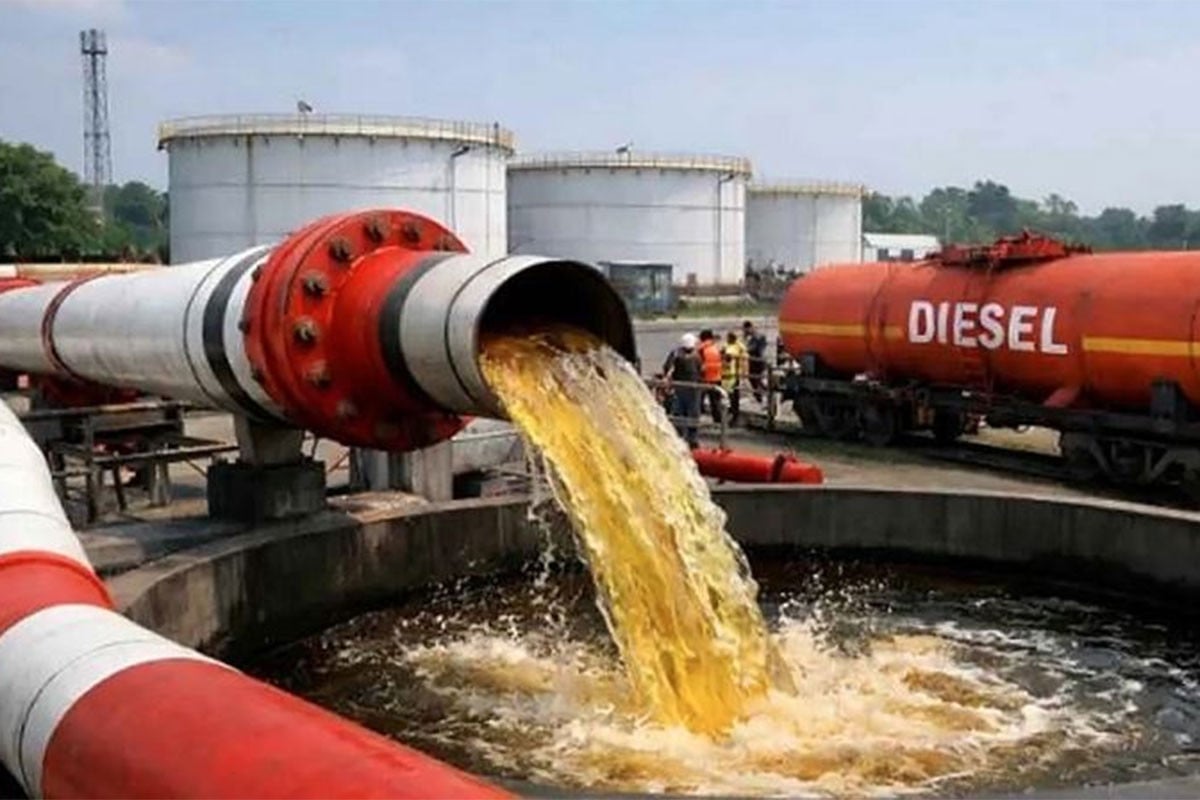 ভারত থেকে এলো আরও ৫ হাজার মেট্রিক টন ডিজেল