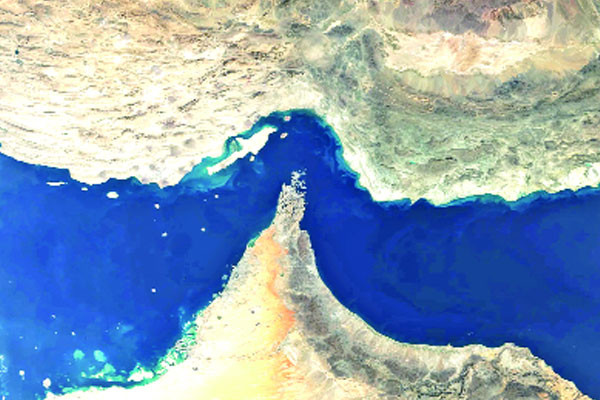 ফের বন্ধ হরমুজ প্রণালি