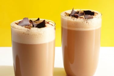 গরমে স্বস্তি দেবে কফি-দুধের মজাদার স্মুদি