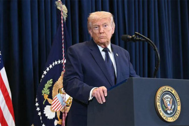 বুধবারের মধ্যে চুক্তি না করলে ইরানে আবার হামলা শুরু: ট্রাম্প